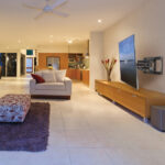 Paramount 39-90 Inch Full Motion TV Wall Mount, PRMA451 - Image 4