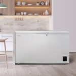 Hisense FC571D4AWLYE, 372L High Capacity Chest Freezer, E Rated in White - Image 2