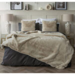 Belledorm Alaska Faux Fur Throw in White, 150 x 200 cm - Image 3