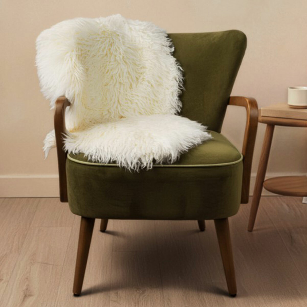 Bowron Back Country Sheepskin Rug in Ivory, 60 x 90 cm