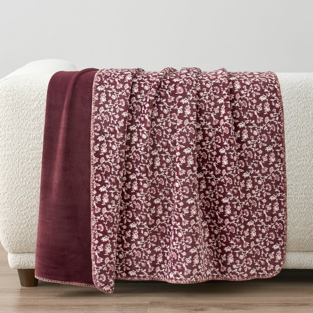 Casual Living Reversible Burgundy Plush Throw, 127 x 177 cm