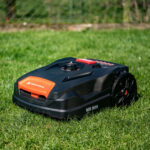 Yard Force MB800 Robotic Lawnmower + Charging Station (800m² Cutting Area) - Image 2