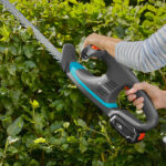 Gardena EasyCut Hedge Trimmer with 18V (2.5Ah) Li-ion Battery + Charger - Image 2