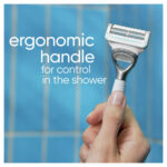 Gillette Venus Razor for Pubic Hair and Skin & 9 Blades - Image 2