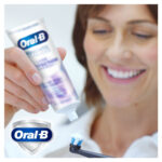 Oral B 3D White Luxe Perfection 6 x 75ml - Image 4