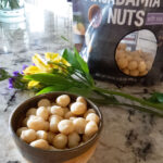 Kirkland Signature Dry Roasted Macadamia Nuts with Sea Salt, 680g - Image 4