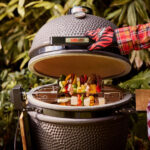 Grill Guru 18" (46cm) Ceramic Kamado Charcoal Barbecue in Black + Cover - Image 4