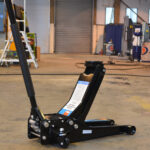 Hilka 2.5 Tonne Low Profile Fast Lift Jack - Image 3