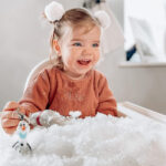 ZIMPLI - Snoball Play 2 Use, Magically turns water into Artifical Fake Instant Snow, Kids Indoor & Outdoor Toy, Stocking Filler for Boys and Girls 4 5 6 7 8 9, UK Made - Image 9
