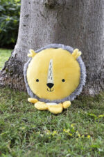Rosewood Leo Lion, Plush Interactive Dog Toy With Giant Squeaker And Crinkle Body - Yellow - Image 3