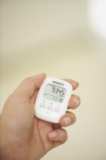 Omron Walking Style IV Step Counter - Pocket Size Pedometer, Active Mode & Calorie Calculation, Large Buttons and Large Display and Highly accurate with 3D sensor - Image 3