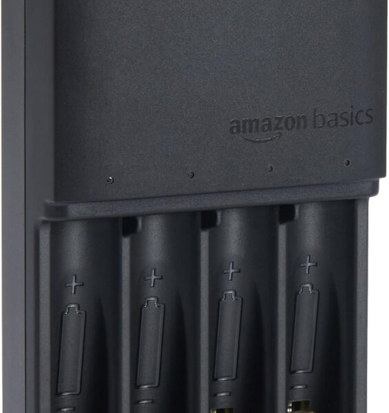 Amazon Basics Battery Charger for Rechargeable AA and AAA NiMh Batteries – UK Plug, 4-Bay, Black