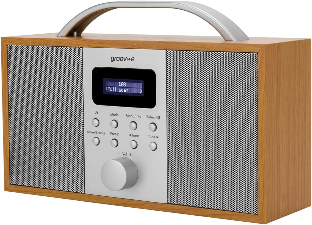 Groov-e Boston Wooden DAB & FM Digital Radio - Built-In Alarm Clock, Dynamic Range Control & Bluetooth Connectivity - LCD Display - Mains or Battery Operated - Portable Radio - 40 Preset Stations