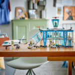 LEGO City Airport with Plane - Model 60502 (8+ Years ) - Image 7